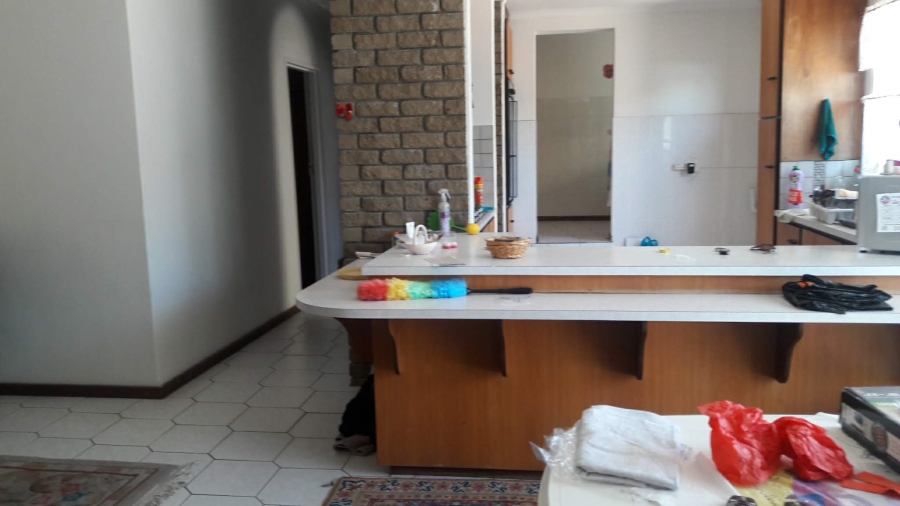 4 Bedroom Property for Sale in Middedorp Western Cape
